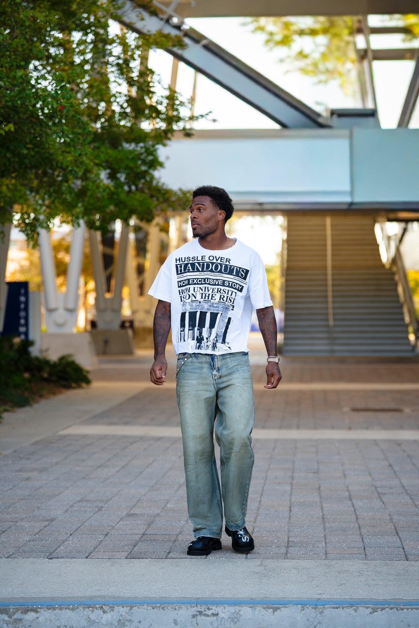 Distressed "HOH UNIVERSITY" Cropped Tee (WHITE)
