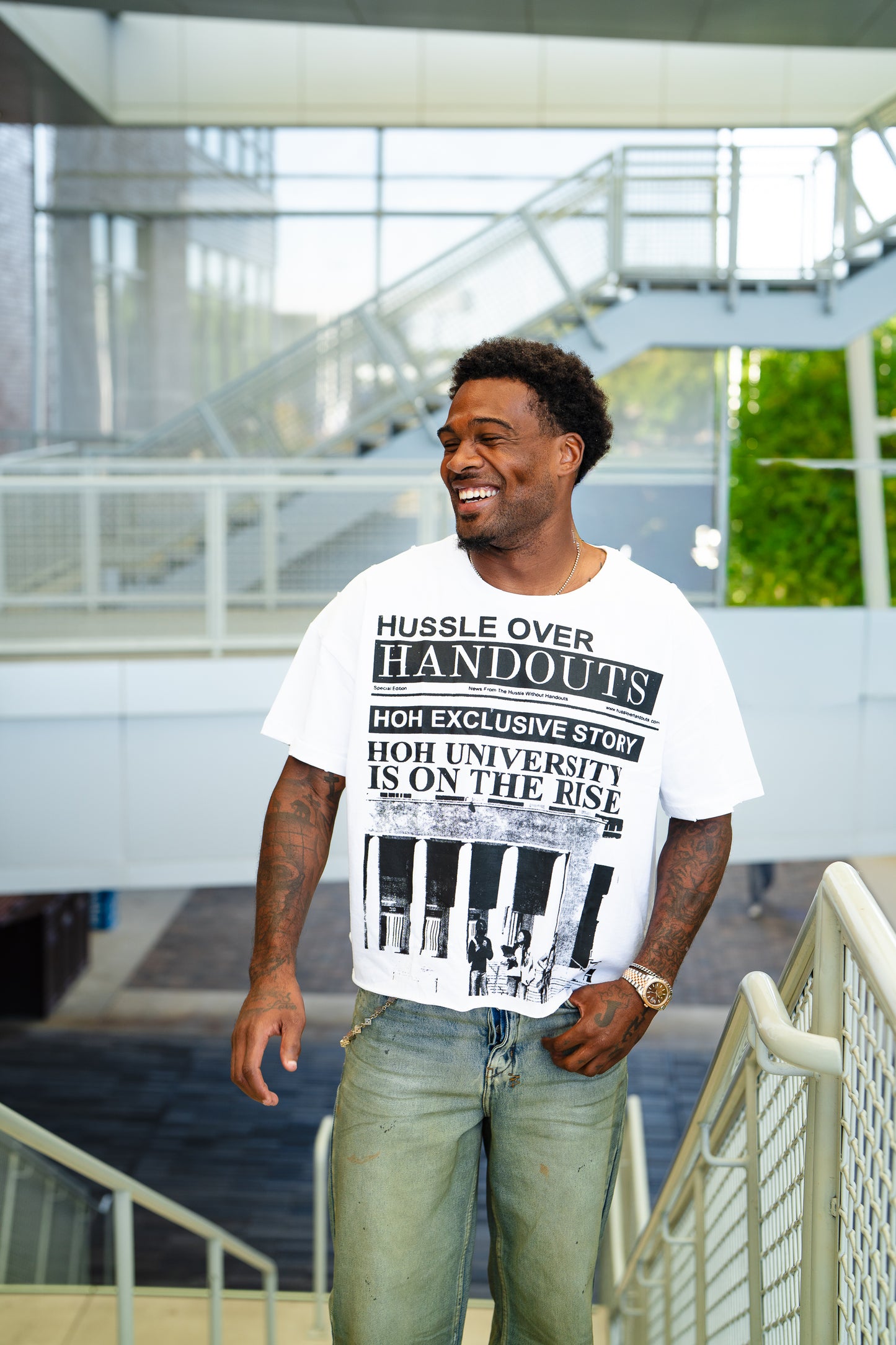 Distressed "HOH UNIVERSITY" Cropped Tee (WHITE)